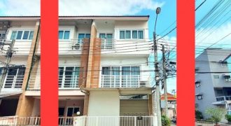 BH4344 ให้เช่าทาวน์โฮม 3 ชั้น บ้านโฮมอินทาวน์ พหลโยธิน 73 ทำเลติดถนนใหญ่ 