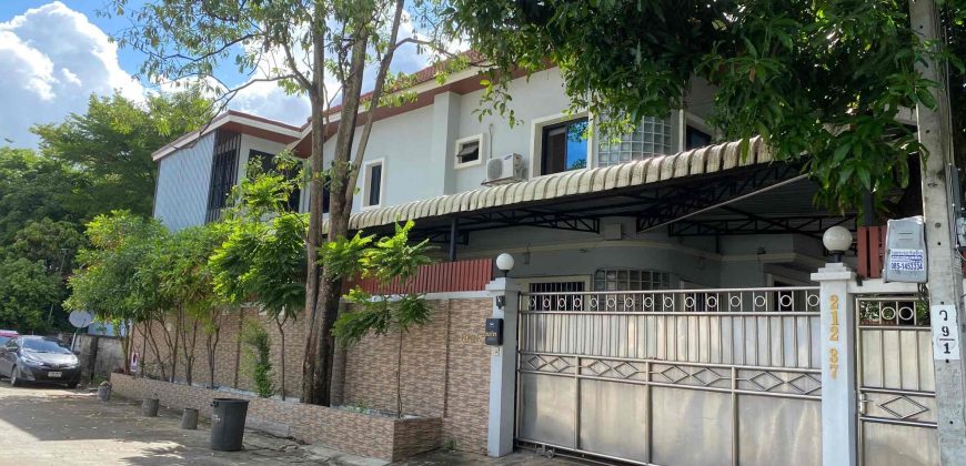 ขายบ้านเดี่ยว 2 ชั้น พร้อมที่ดิน 66 ตร.วา ใจกลางบางคอแหลม กรุงเทพฯ บ้านสร้างตามหลักฮวงจุ้ย พร้อมอยู่