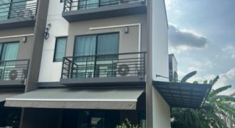 CH1184 ทาวน์โฮมให้เช่า ศรีนครินทร์-อ่อนนุช | บ้านกลางเมือง