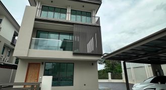 BS1077 ขายบ้านใหม่ไม่เคยเข้าอยู่ บ้านเดี่ยวหรู 3 ชั้น AQ Arbor สวนหลวง ร.9
